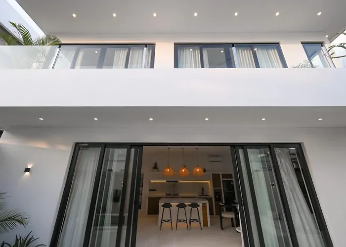 ヴィラ 2br Private Familia, In Babakan チャングー